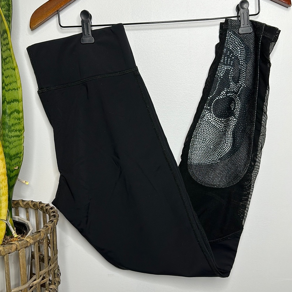 Terez • Crystal Skull Mesh Insert Performance Leggings Size Medium